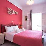 Stella's Place, Vlichada