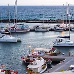 Stella's Place, Vlichada