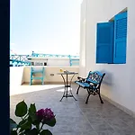 Stella's Place, Vlichada