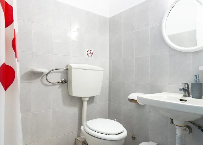 Stella's Place, Vlichada Вличада