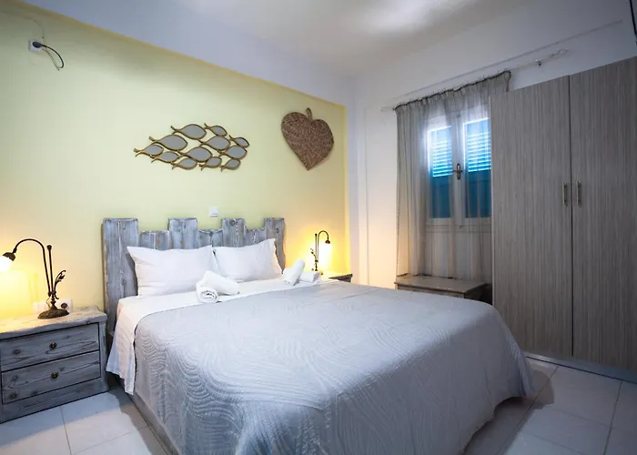 Stella's Place, Vlichada Вличада