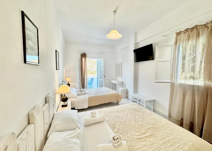 Stella's Place, Vlichada Вличада