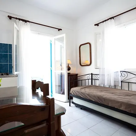 Stella's Place, Vlichada