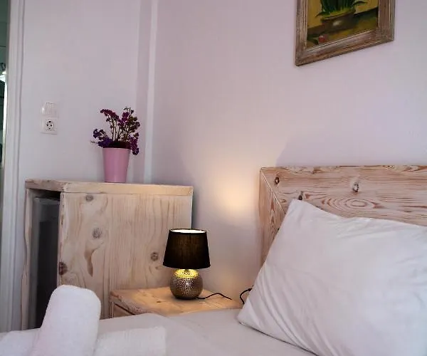 Stella's Place, Vlichada Gasthuis 4*