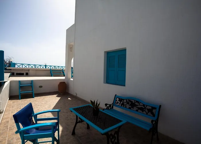 Stella's Place, Vlichada