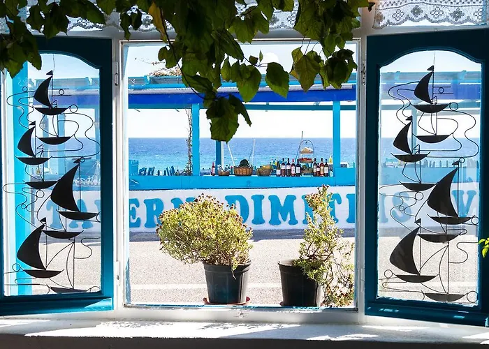 Stella's Place, Vlichada Vlychada