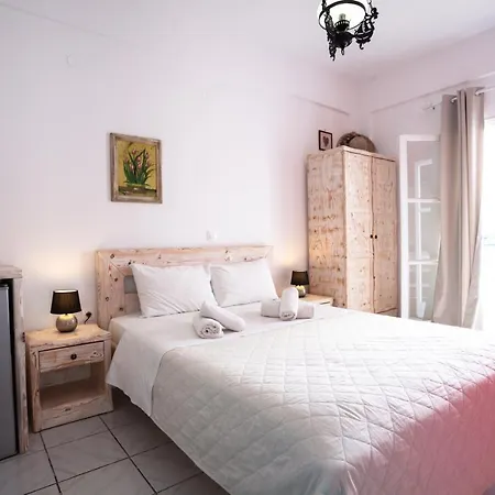 Stella's Place, Vlichada Pensión 4*