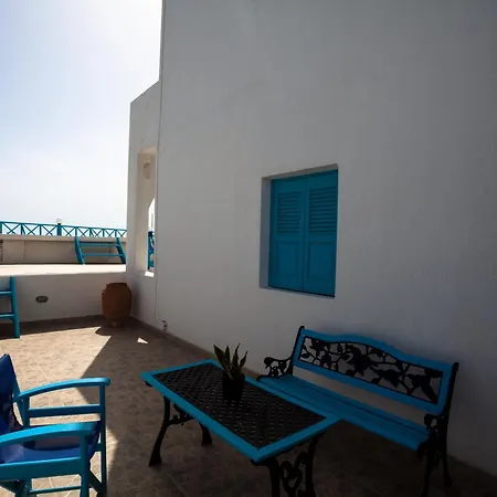 Stella's Place, Vlichada