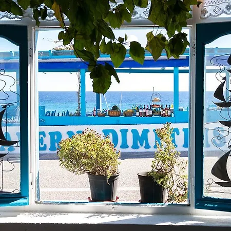 Stella's Place, Vlichada Vlychada