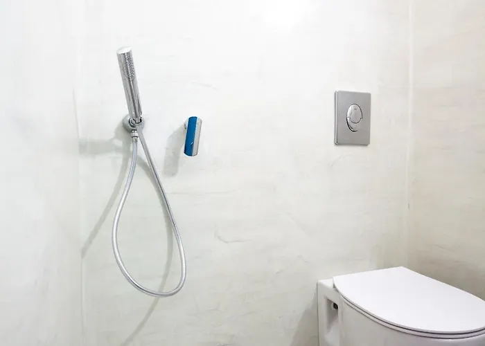 Stella's Place, Vlichada