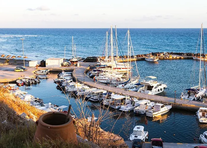 Stella's Place, Vlichada Vlychada