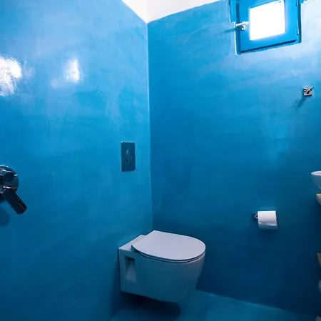 Stella's Place, Vlichada