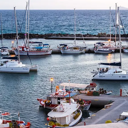 Stella's Place, Vlichada